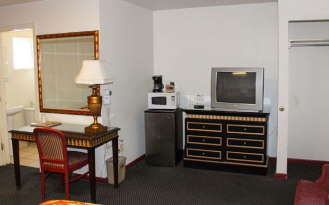 Budget Host Golden Wheat Motel