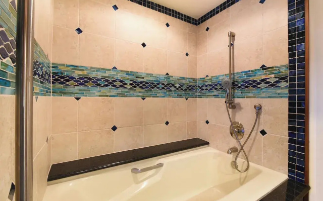 Kaanapali Royal D302