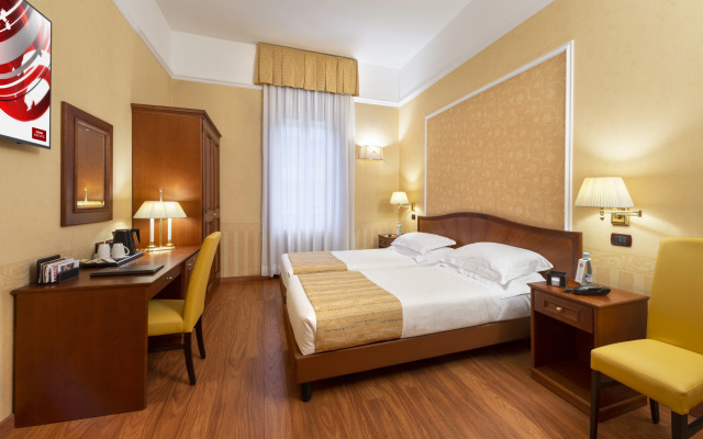 Lancaster Hotel