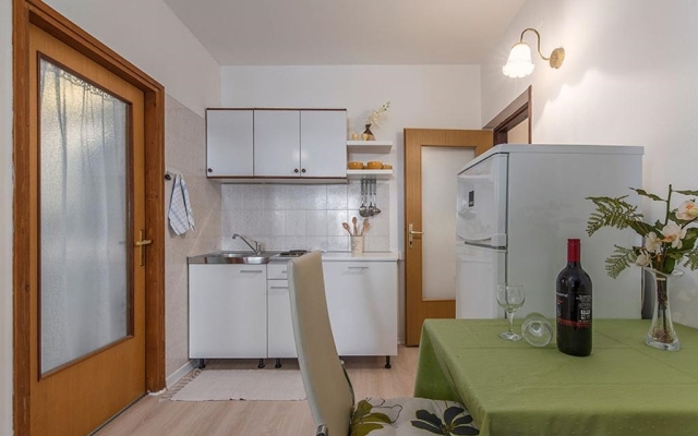 Apartment Neva - great location: A3 prvi kat do ulice  Novigrad, Istria