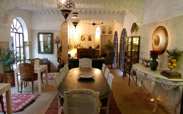 OYO 6706 Hotel New Sunder Residency