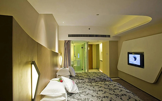 Hangzhou E M Grand Hotel