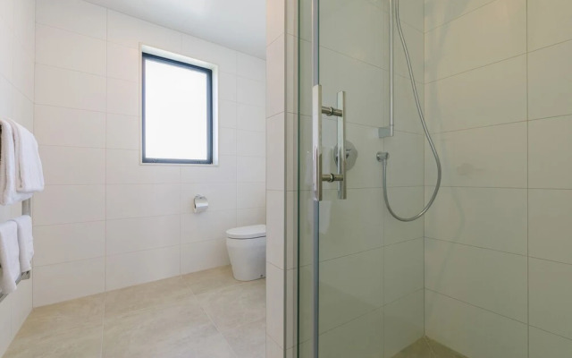 Hero Holiday House L12