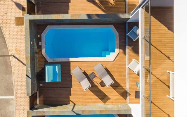 Villa Alegre With Private Pool