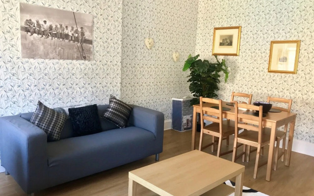 Stunning 3-bed Apartment in Edinburgh