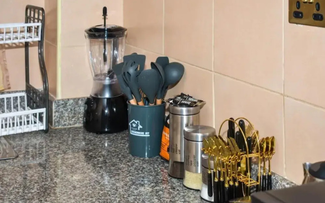 Lux Suites Lay Canon Apartments Ngara