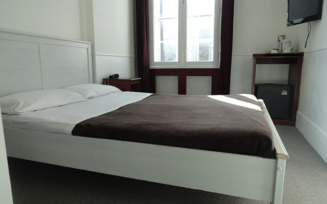 London Continental Hotel