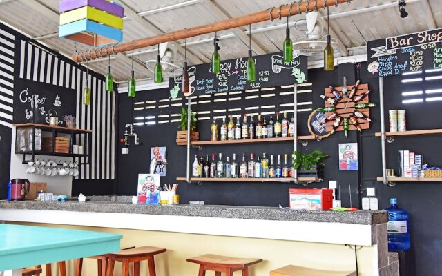 Mad Monkey Hostel Kampot