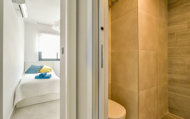 Oasis Beach IX - Christina