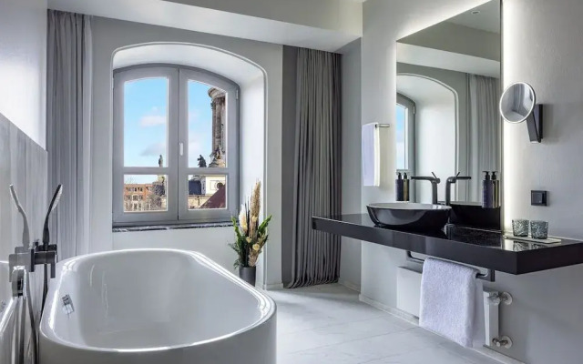 Hotel Luc - Autograph Collection