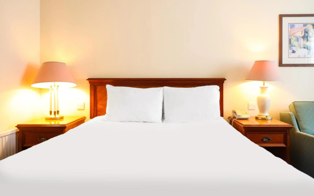 OYO Tong Park Hotel
