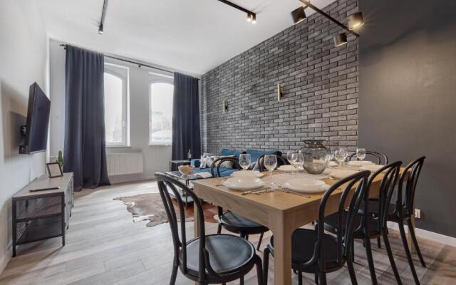 Blue Mandarin Old Town