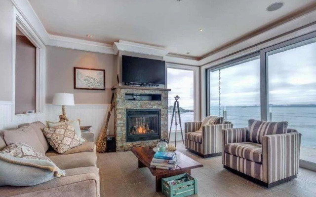 SookePoint Ocean Cottage Resort