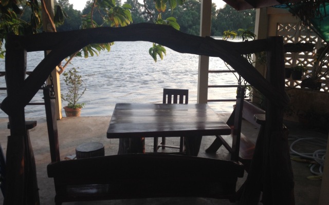 Kruamaeurai Homestay