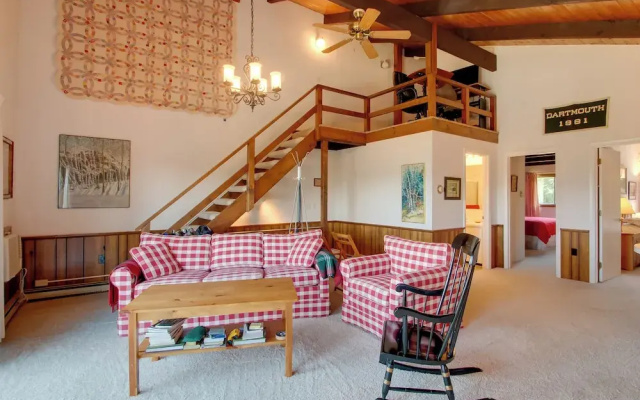 Mountaintop Condo w/ Great Mt Washington View