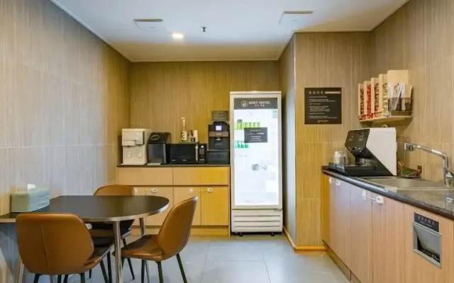 Rosy Hotel