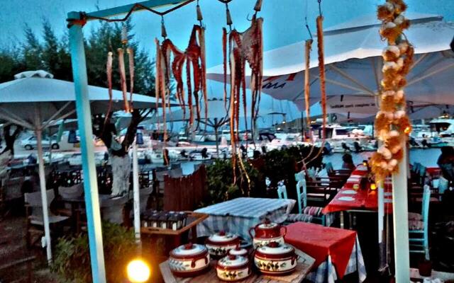 Enjoy Cyclades Apartments