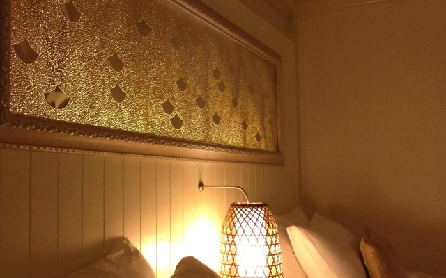 Ploy Palace Hotel