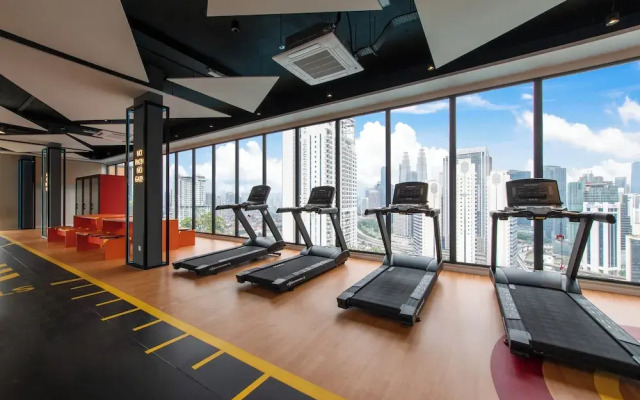 Majestic by Avery &10 mins to Twin Tower