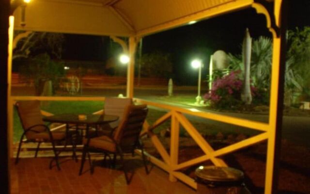 Banjo's Overnight & Holiday Units