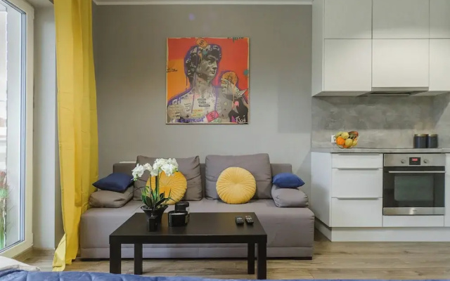 Lumina modern studio with balcony