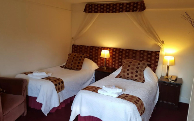 The Edward Hotel