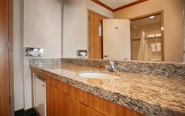 Best Western Los Angeles Worldport Hotel