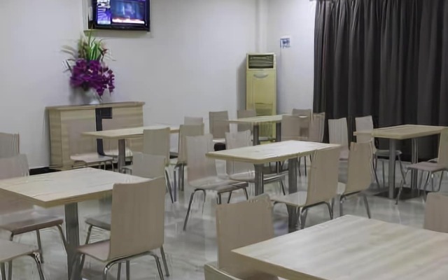 City Comfort Inn