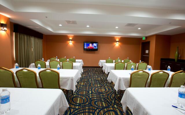 Holiday Inn Express & Suites Morrilton by IHG
