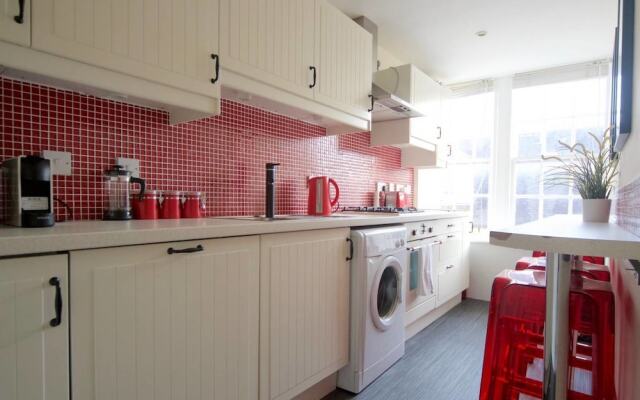 JOIVY Perfect Location - Stylish 2bd Rose St Apartment