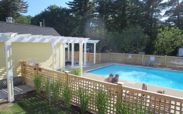 Admiral's Inn Resort
