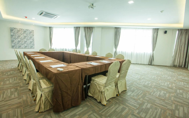 Bzz Hotel