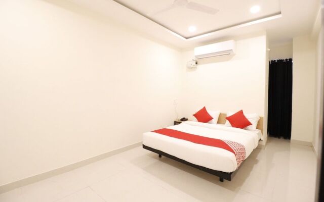 OYO Flagship 27991 Mundhwa UC