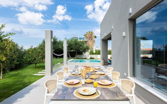 Lux Villa w Heated-hydromassage Pool 200m to sea