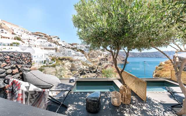 Pearl of Caldera Oia Boutique Hotel