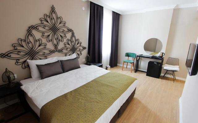 Azuu Suite Hotel
