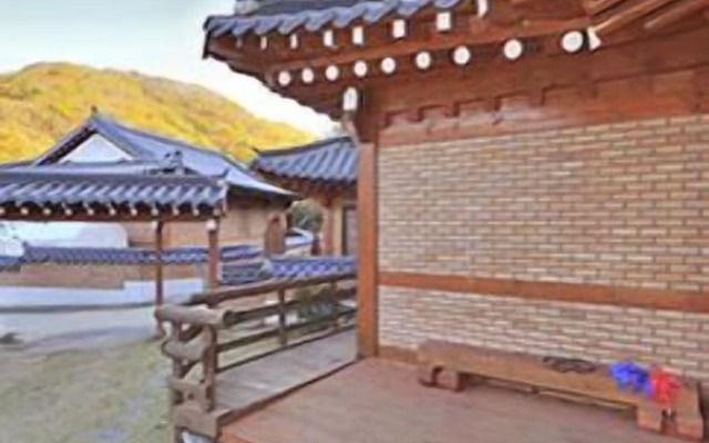 Yongin Yejik Hanok Pension