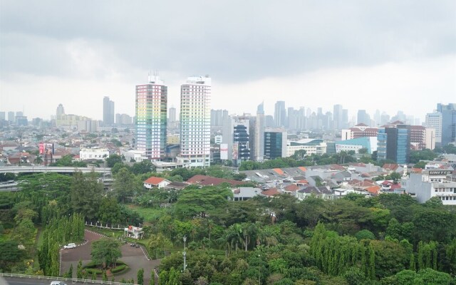 Homey Westmark Tanjung Duren Apartment near Taman Anggrek