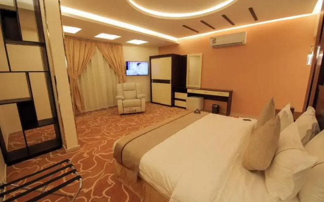 Golden Night Hotel