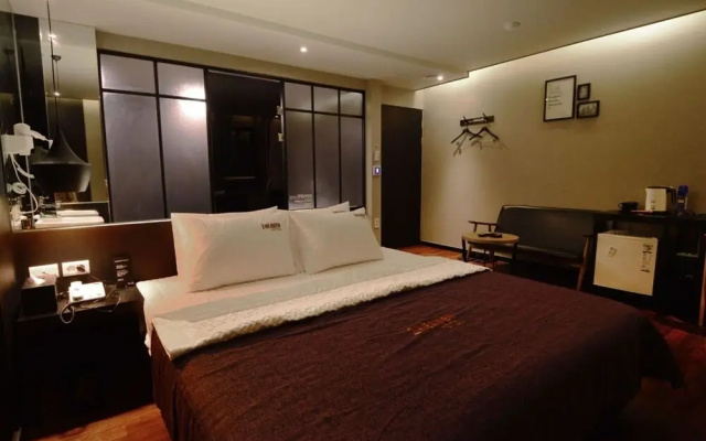 Busan Deokcheon 2heaven Hotel