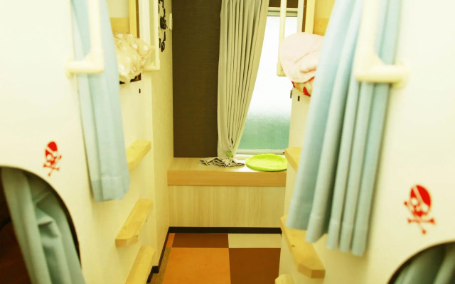 G'inns guest house - Hostel