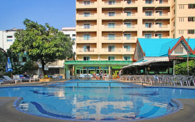 Lek Hotel