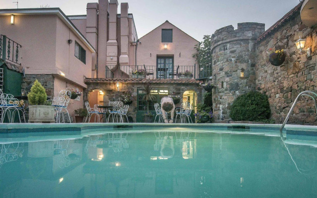 The Revere Hotel