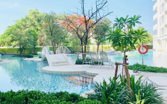 The Summer Hua Hin by Pantakarn