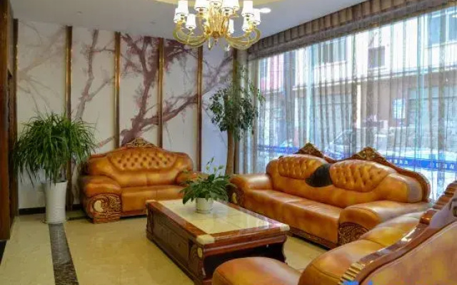 Zhaotong Junshangdu Hotel