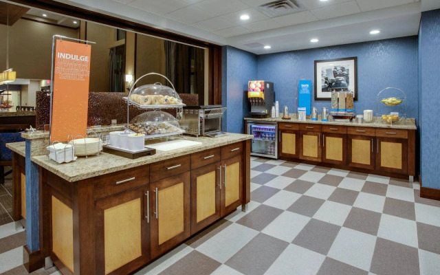 Hampton Inn & Suites Philadelphia/Bensalem