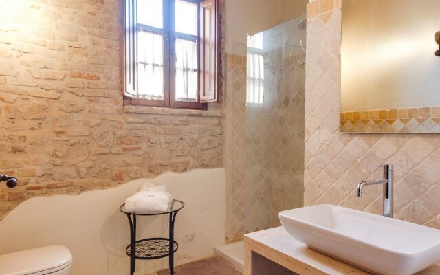 Umbria Country Shelter