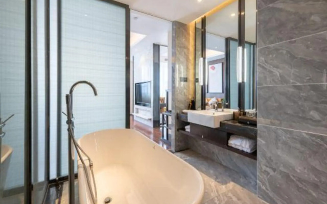 Huayang International Hotel