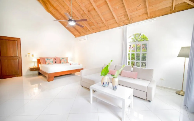 Casati Pearl House, Big House With Private Pool!