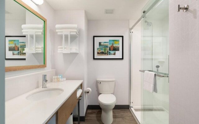 Hampton Inn & Suites Watertown Boston